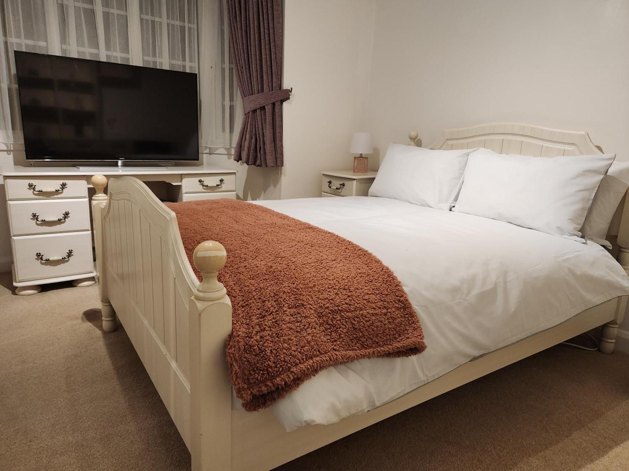 Elmdon House With 4 Spacious Bedrooms To Choose Μπέρμιγχαμ Εξωτερικό φωτογραφία