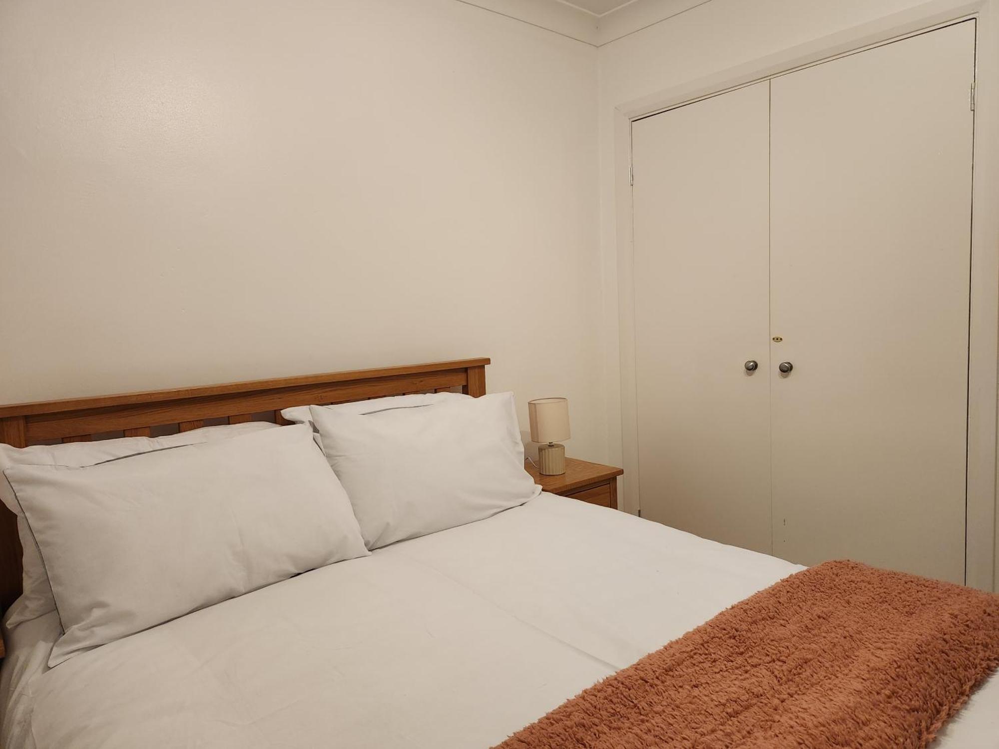 Elmdon House With 4 Spacious Bedrooms To Choose Μπέρμιγχαμ Εξωτερικό φωτογραφία