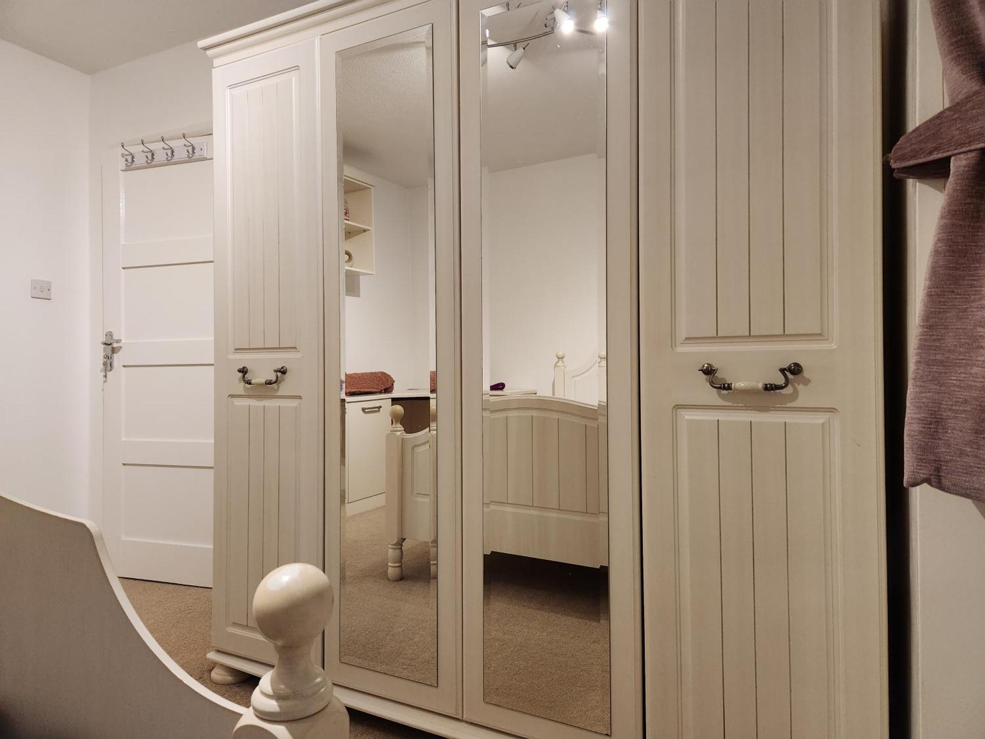 Elmdon House With 4 Spacious Bedrooms To Choose Μπέρμιγχαμ Εξωτερικό φωτογραφία