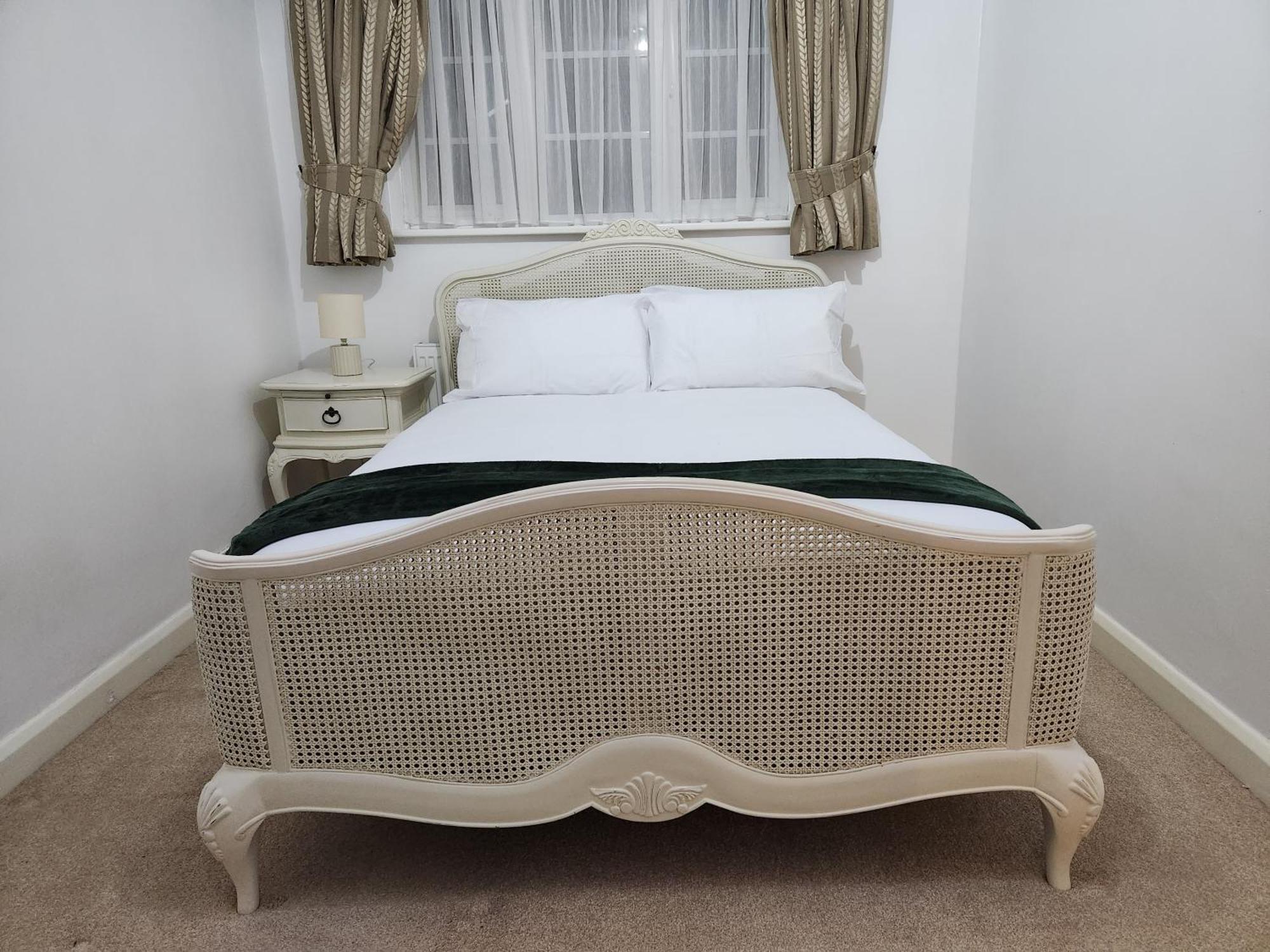 Elmdon House With 4 Spacious Bedrooms To Choose Μπέρμιγχαμ Εξωτερικό φωτογραφία
