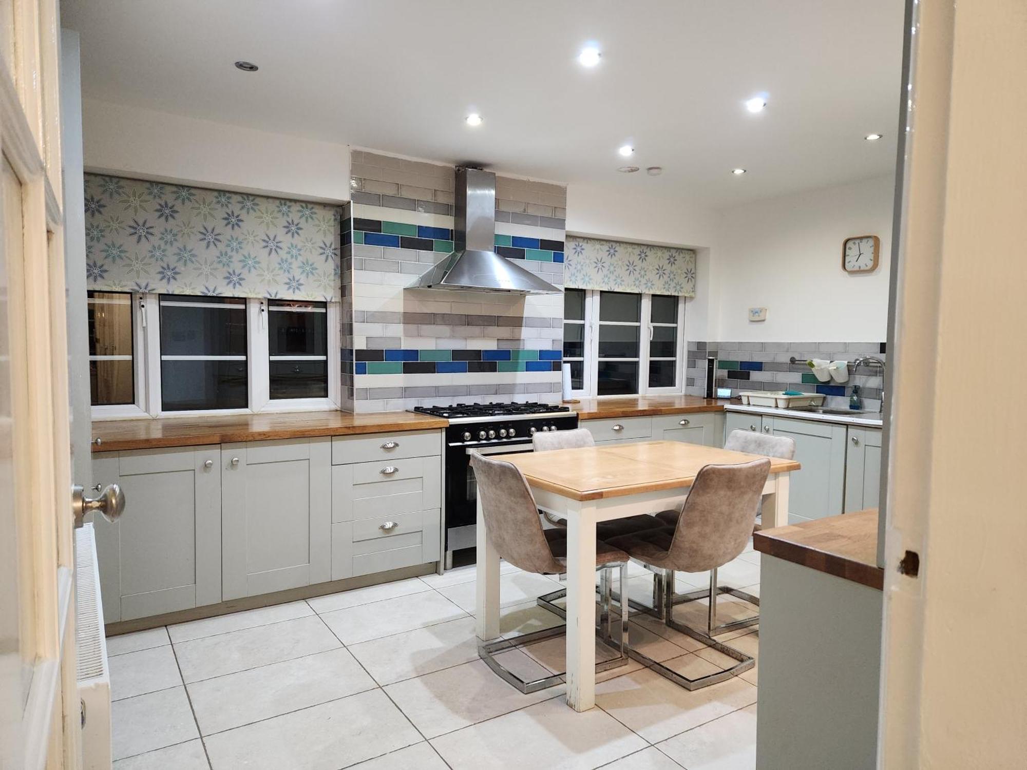 Elmdon House With 4 Spacious Bedrooms To Choose Μπέρμιγχαμ Εξωτερικό φωτογραφία