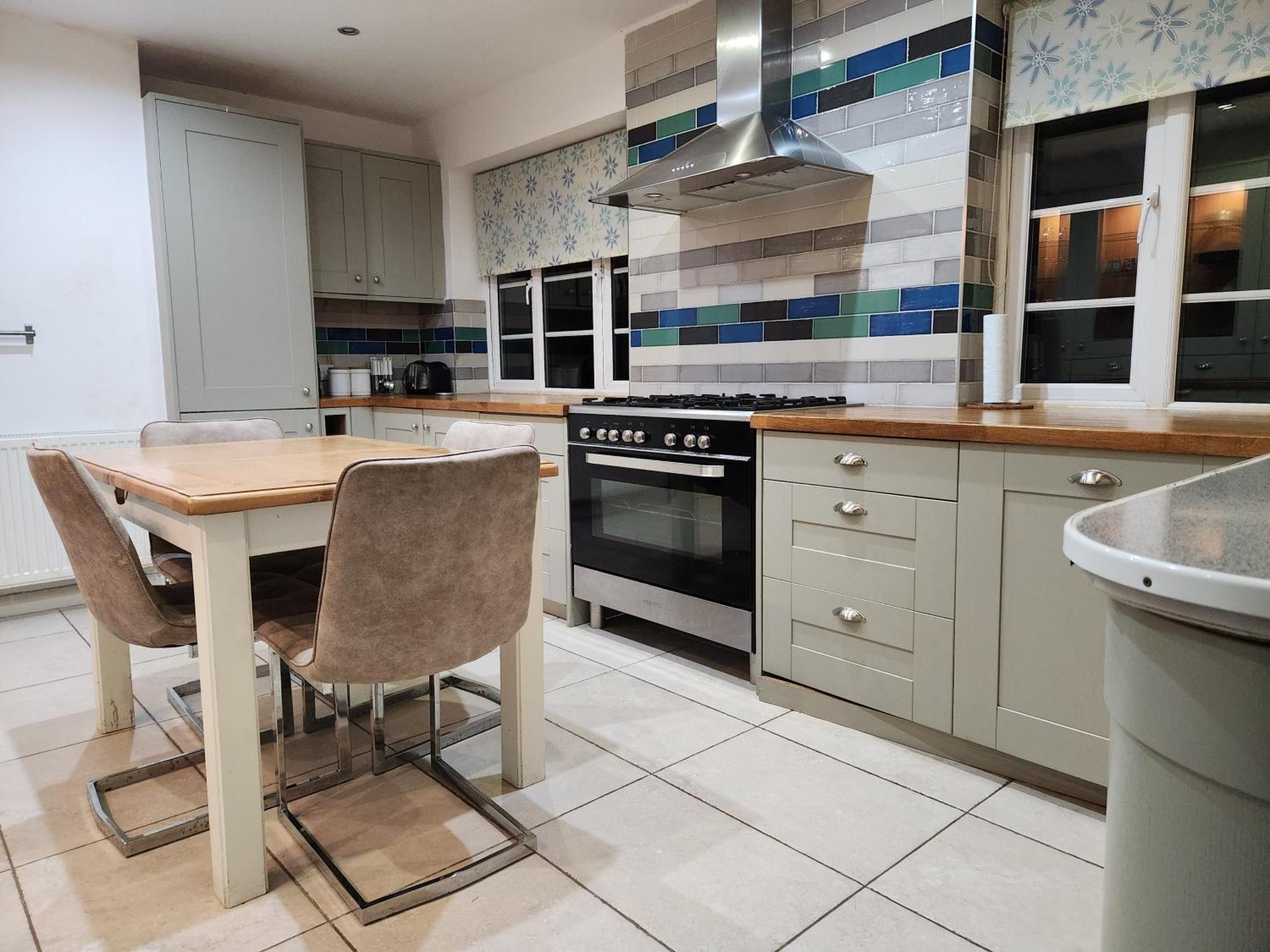 Elmdon House With 4 Spacious Bedrooms To Choose Μπέρμιγχαμ Εξωτερικό φωτογραφία