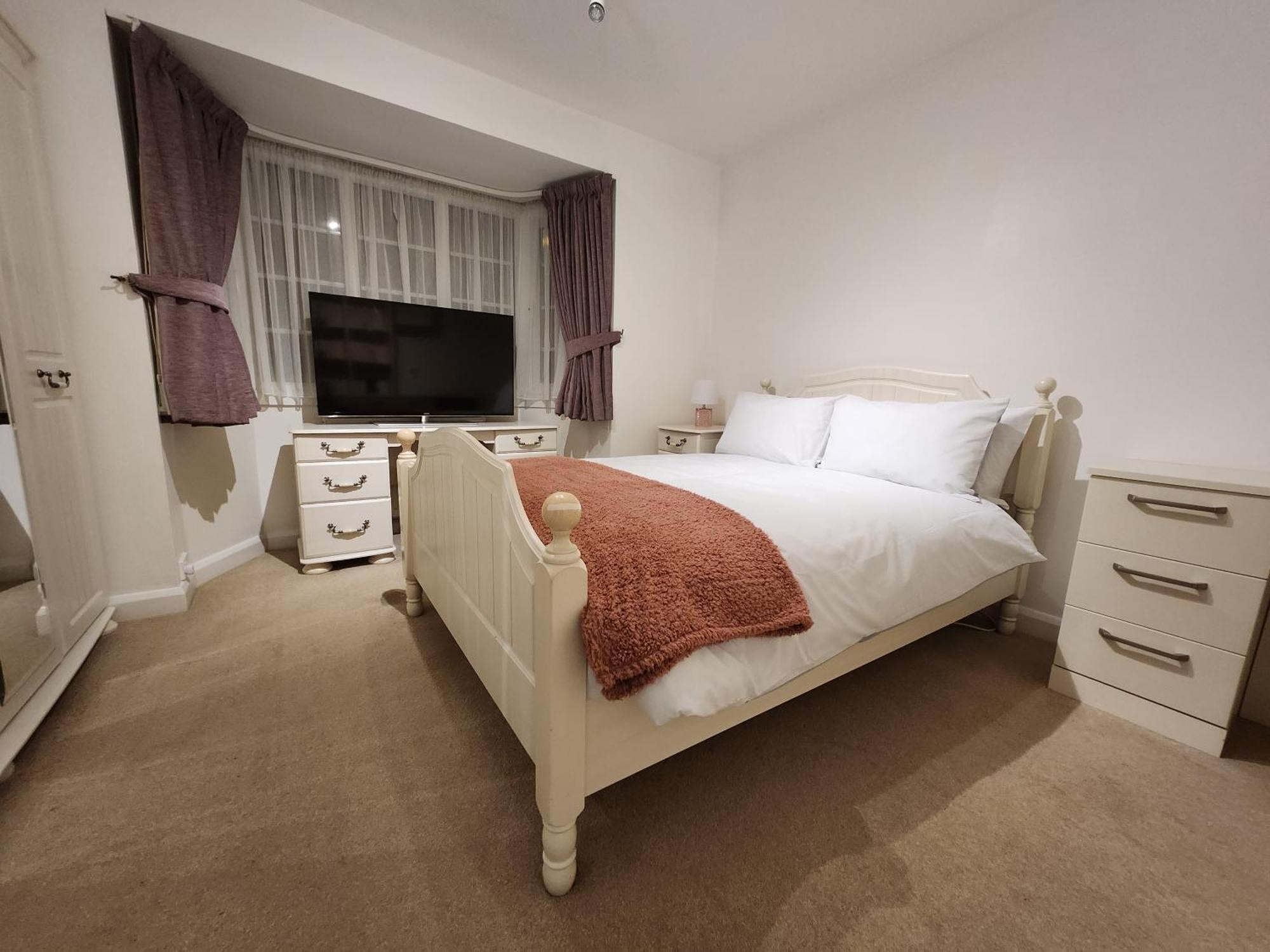 Elmdon House With 4 Spacious Bedrooms To Choose Μπέρμιγχαμ Εξωτερικό φωτογραφία